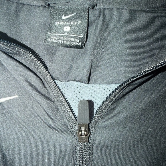 Nike Dri-Fit Jacket Women’s Lrg Logo Embroidered Full Zip Packable Hoodie Black - Picture 3 of 7